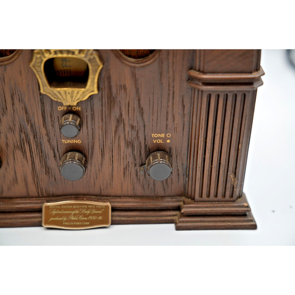 Special Edition Stylized Version of the "Baby Grand" Philco-Ford Corp Radio 1973 - Picture 4 of 11